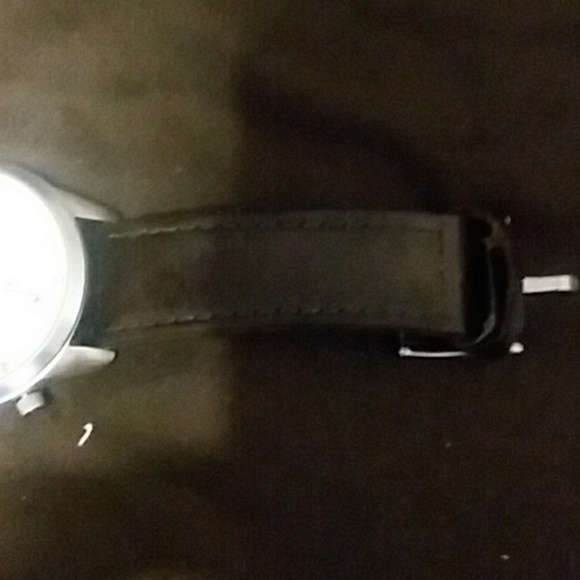 Watch - Picture 3 of 4